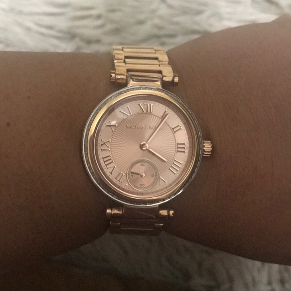 Michael Kors Rose Gold Crystal Studded Watch - Picture 4 of 6